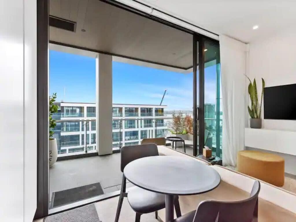 Sleek Modern Studio With Balcony Auckland Extérieur photo