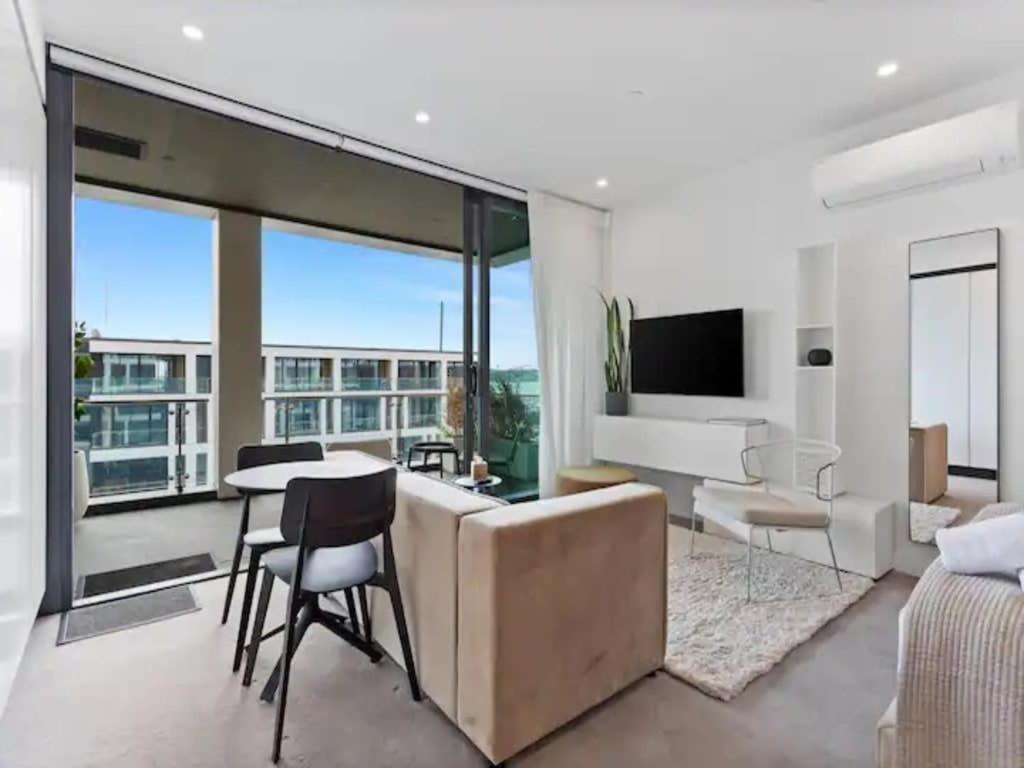 Sleek Modern Studio With Balcony Auckland Extérieur photo