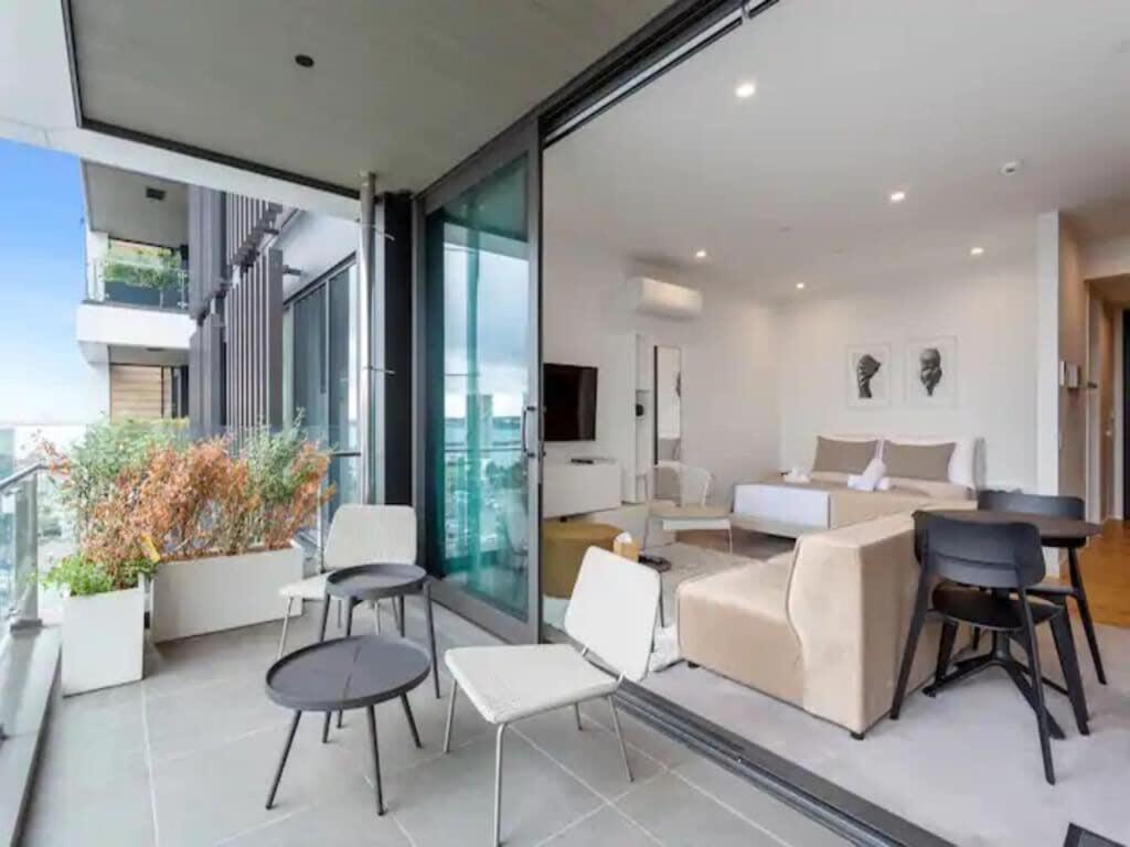Sleek Modern Studio With Balcony Auckland Extérieur photo