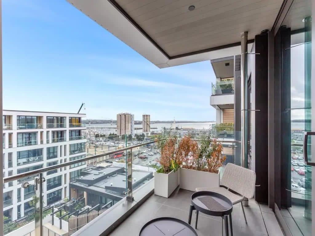 Sleek Modern Studio With Balcony Auckland Extérieur photo